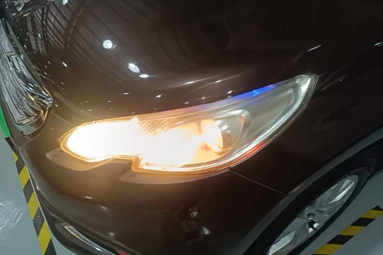 Used Peugeot 2008 2014 1.6L Automatic Fashion Edition Left Front Headlight