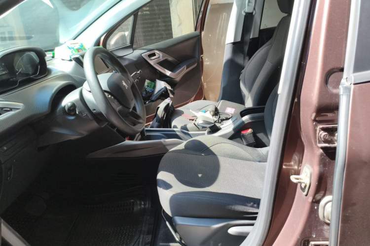 Used Peugeot 2008 2014 1.6L Automatic Fashion Edition Left Front Seat