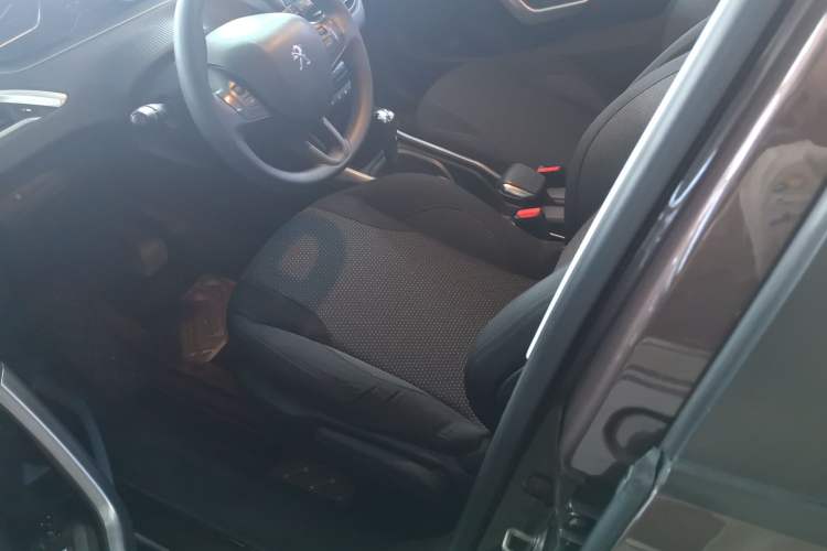 Used Peugeot 2008 2014 1.6L Automatic Fashion Edition Left Front Seat