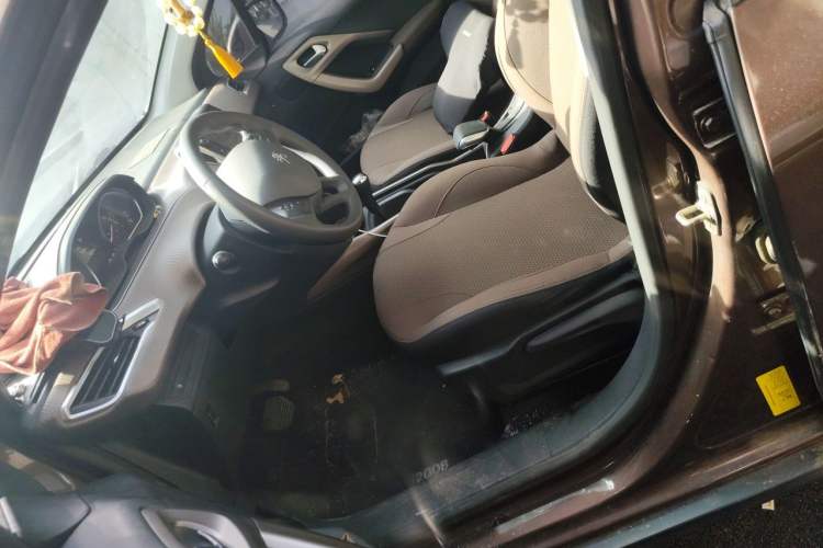 Used Peugeot 2008 2014 1.6L Automatic Fashion Edition Left Front Seat