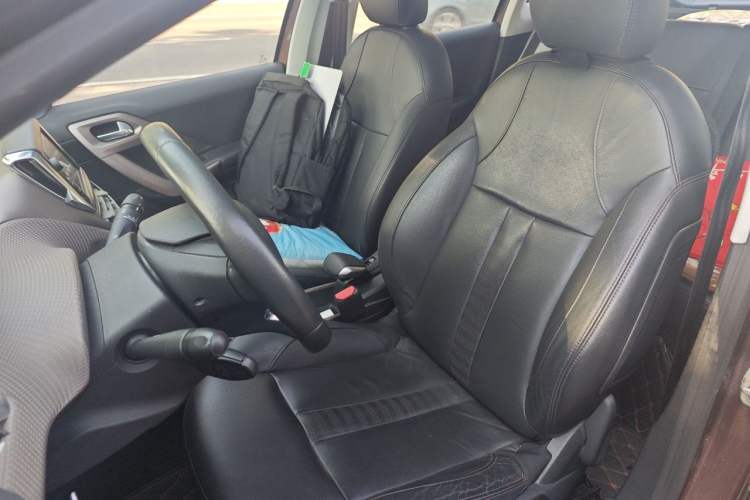 Used Peugeot 2008 2014 1.6L Automatic Navigation Edition Left Front Seat