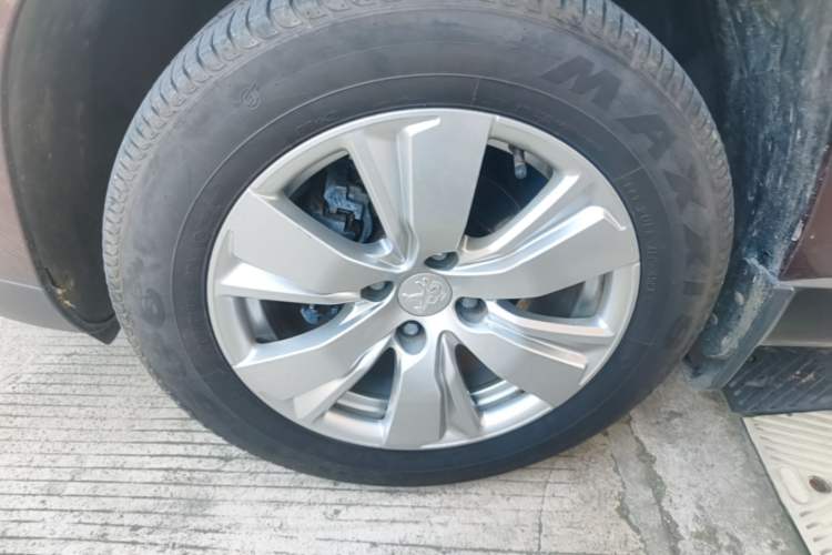 Used Peugeot 2008 2014 1.6L Manual Fashion Edition Left Front Wheel Hub