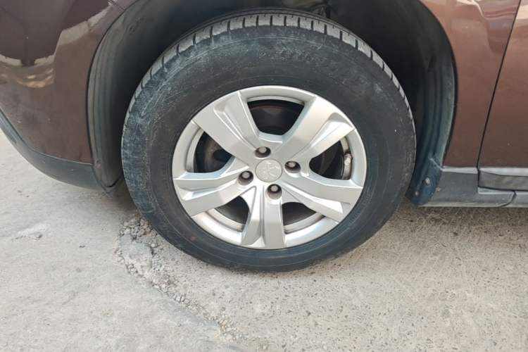 Used Peugeot 2008 2014 1.6L Automatic Trend Edition Left Front Wheel Hub