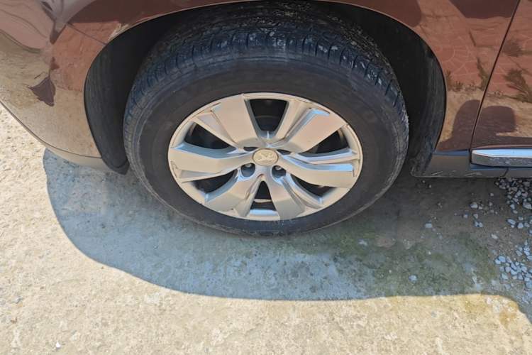 Used Peugeot 2008 2014 1.6L Automatic Fashion Edition Left Front Wheel Hub