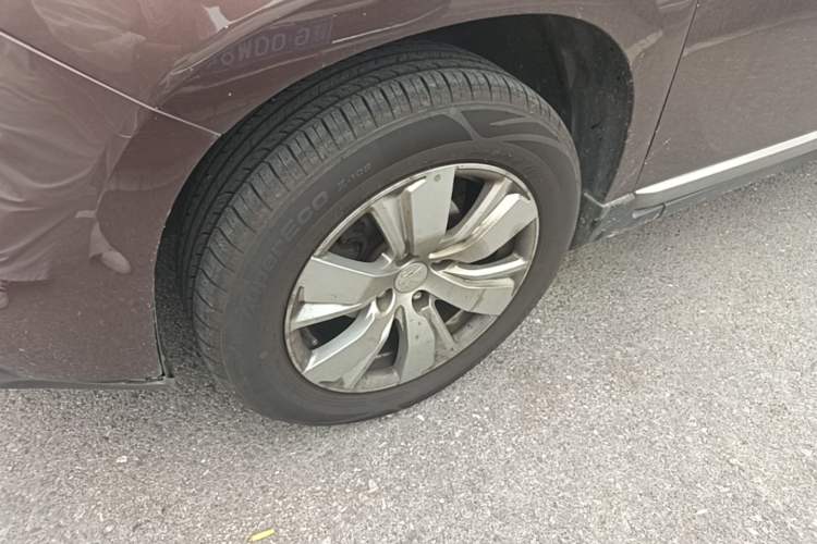 Used Peugeot 2008 2014 1.6L Automatic Fashion Edition Left Front Wheel Hub