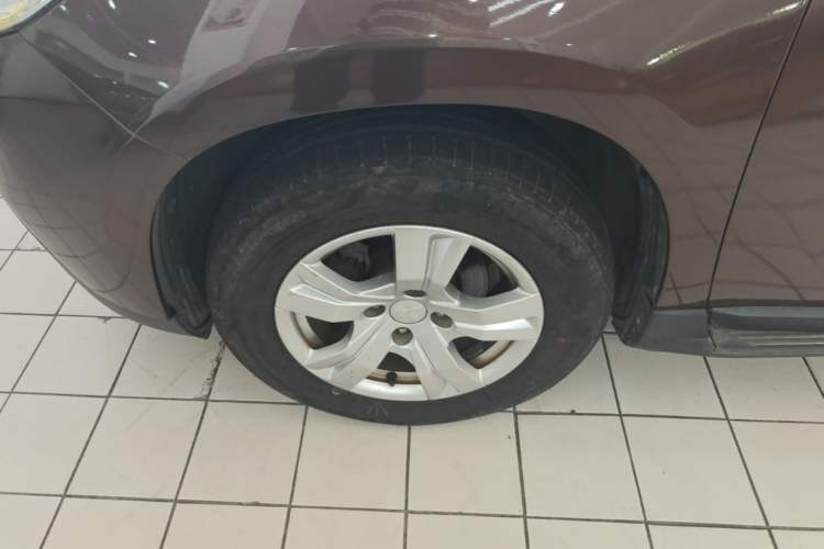 Used Peugeot 2008 2014 1.6L Automatic Trend Edition Left Front Wheel Hub