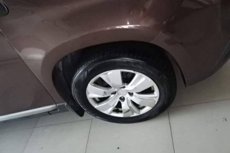 Used Peugeot 2008 2014 1.6L Automatic Fashion Edition Left Front Wheel Hub