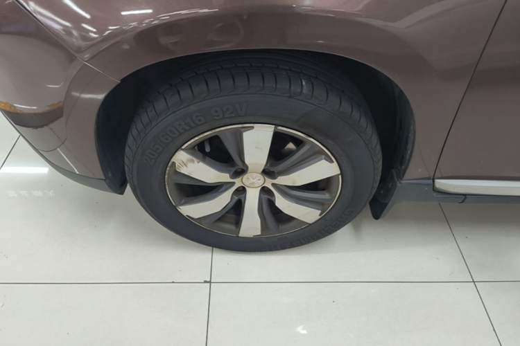 Used Peugeot 2008 2014 1.6L Automatic Navigation Edition Left Front Wheel Hub