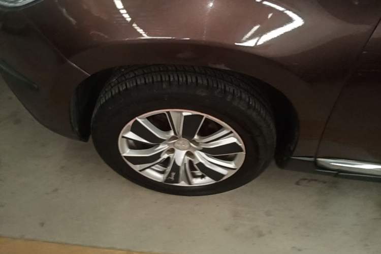 Used Peugeot 2008 2014 1.6L Automatic Fashion Edition Left Front Wheel Hub