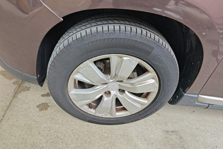 Used Peugeot 2008 2014 1.6L Automatic Fashion Edition Left Front Wheel Hub