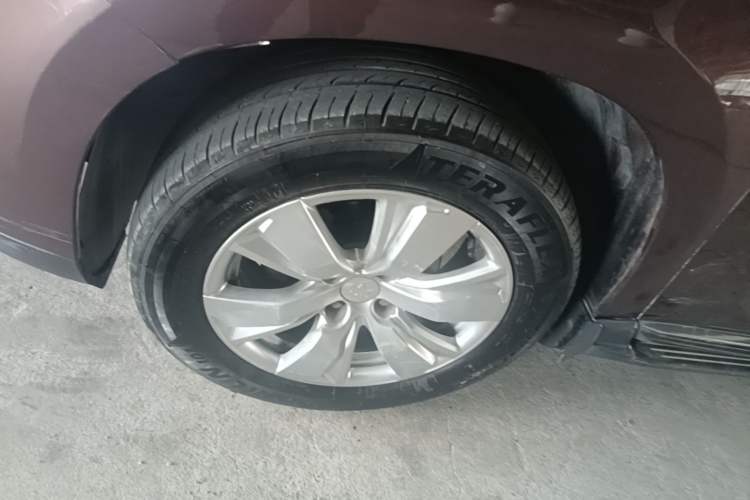 Used Peugeot 2008 2014 1.6L Automatic Fashion Edition Left Front Wheel Hub