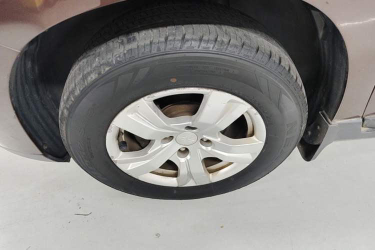 Used Peugeot 2008 2014 1.6L Automatic Trend Edition Left Front Wheel Hub