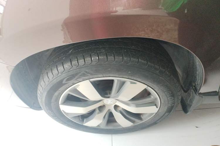 Used Peugeot 2008 2014 1.6L Automatic Navigation Edition Left Front Wheel Hub