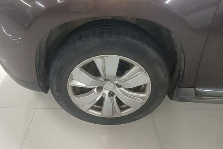 Used Peugeot 2008 2014 1.6L Automatic Fashion Edition Left Front Wheel Hub