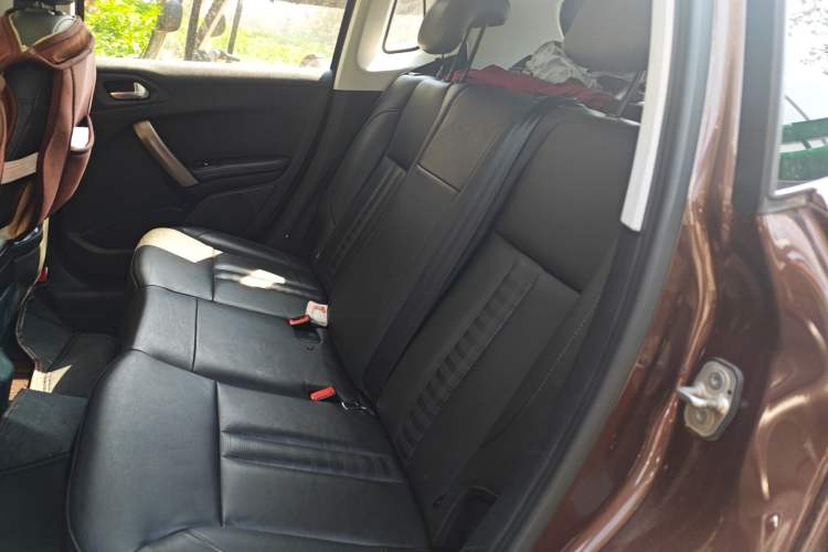 Used Peugeot 2008 2014 1.6L Automatic Navigation Edition Left Rear Seat