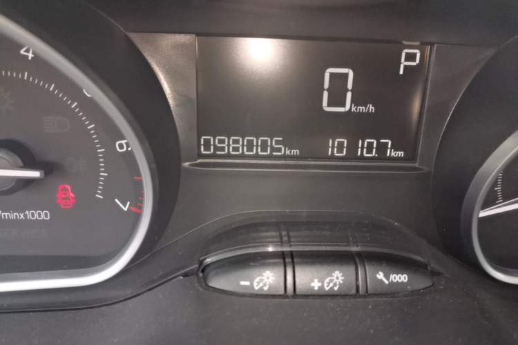 Used Peugeot 2008 2014 1.6L Automatic Fashion Edition Odometer Close Up