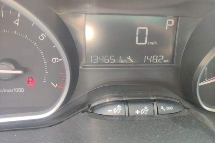 Used Peugeot 2008 2014 1.6L Automatic Fashion Edition Odometer Close Up