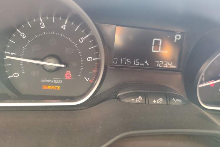 Used Peugeot 2008 2014 1.6L Automatic Fashion Edition Odometer Close Up