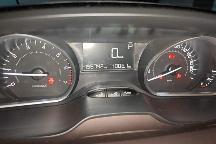 Used Peugeot 2008 2014 1.6L Automatic Fashion Edition Odometer Close Up