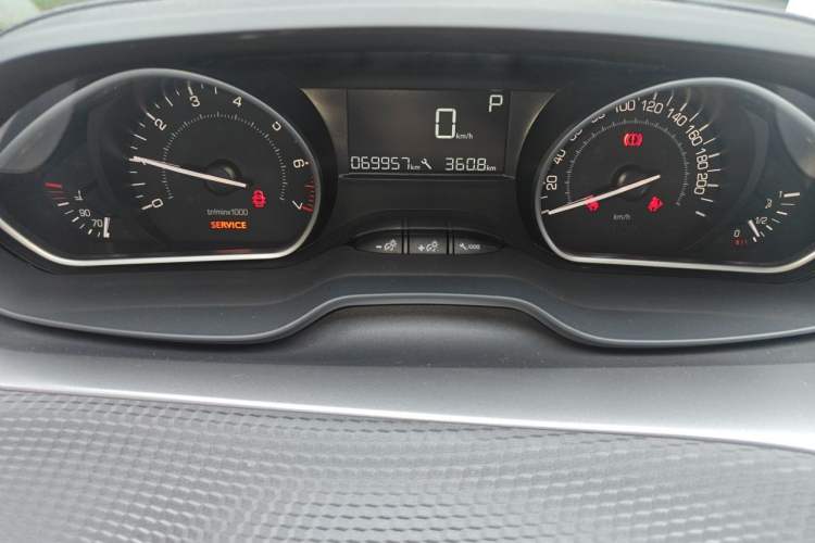 Used Peugeot 2008 2014 1.6L Automatic Fashion Edition Odometer Close Up