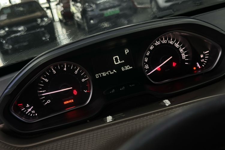 Used Peugeot 2008 2014 1.6L Automatic Fashion Edition Odometer Close Up
