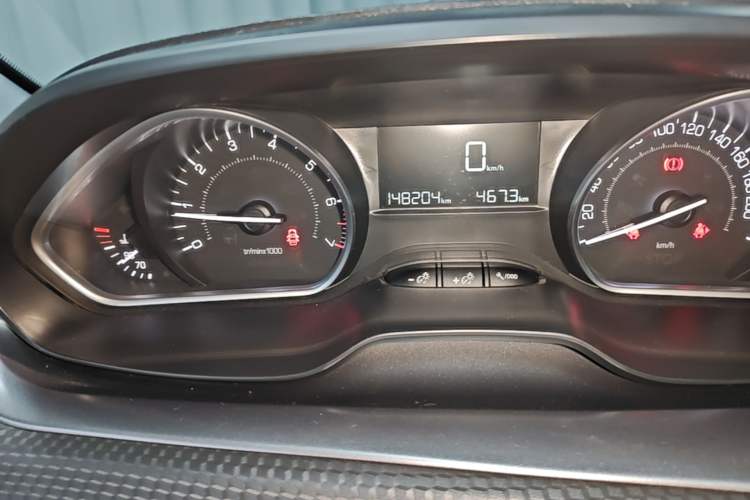 Used Peugeot 2008 2014 1.6L Manual Fashion Edition Odometer Close Up