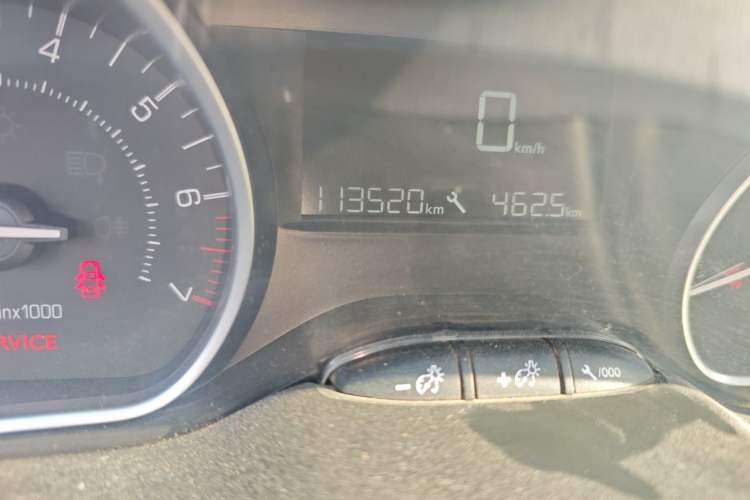 Used Peugeot 2008 2014 1.6L Manual Fashion Edition Odometer Close Up