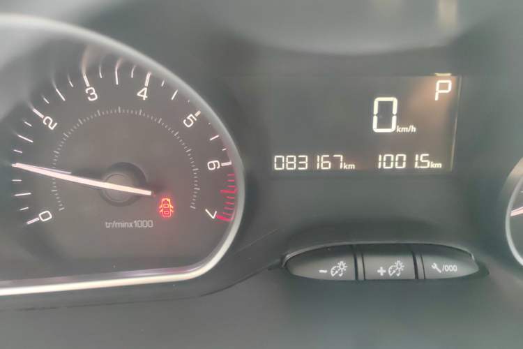 Used Peugeot 2008 2014 1.6L Automatic Fashion Edition Odometer Close Up