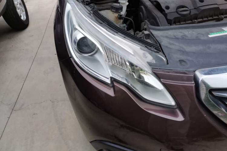 Used Peugeot 2008 2014 1.6L Automatic Fashion Edition Right Front Headlight