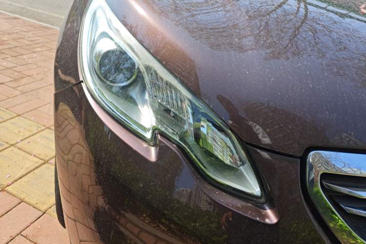Used Peugeot 2008 2014 1.6L Automatic Navigation Edition Right Front Headlight