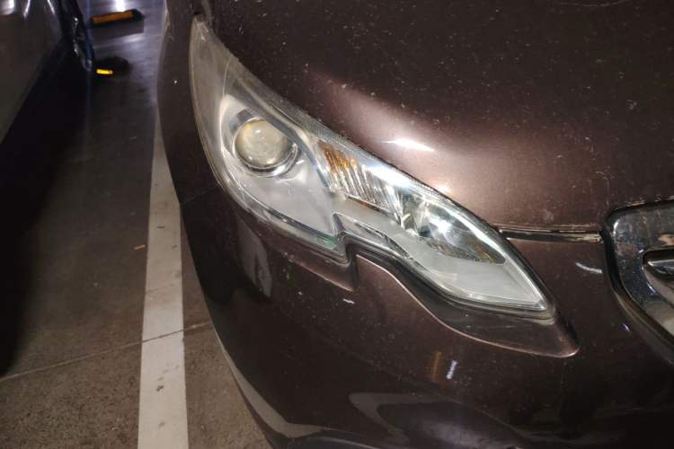 Used Peugeot 2008 2014 1.6L Manual Fashion Edition Right Front Headlight