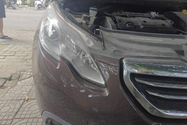 Used Peugeot 2008 2014 1.6L Manual Fashion Edition Right Front Headlight