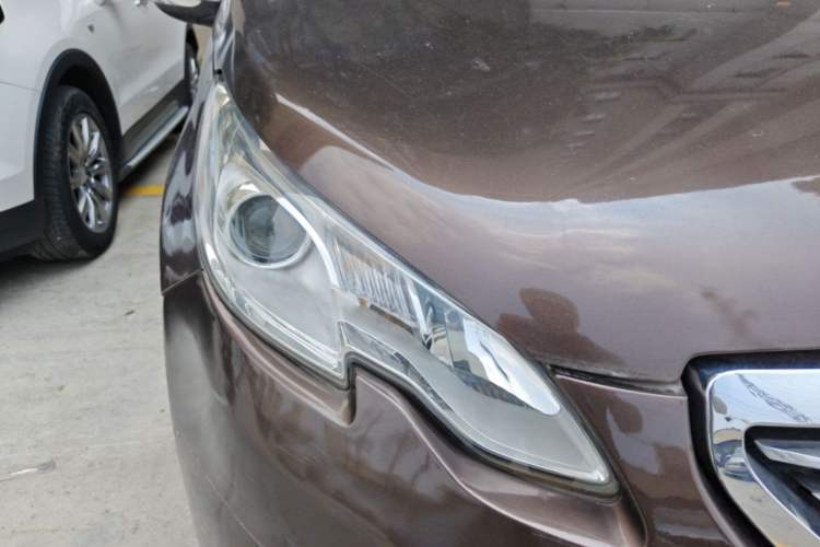 Used Peugeot 2008 2014 1.6L Automatic Navigation Edition Right Front Headlight