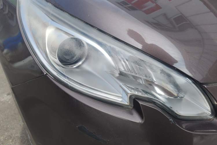 Used Peugeot 2008 2014 1.6L Automatic Fashion Edition Right Front Headlight