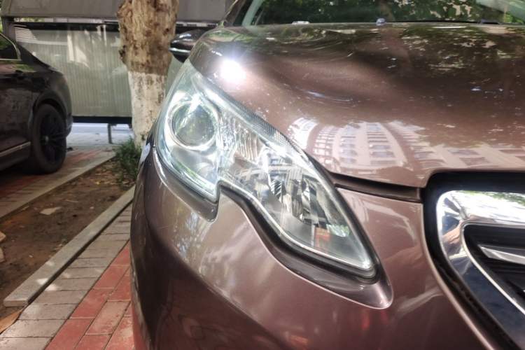 Used Peugeot 2008 2014 1.6L Automatic Fashion Edition Right Front Headlight