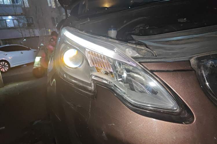 Used Peugeot 2008 2014 1.6L Automatic Trend Edition Right Front Headlight