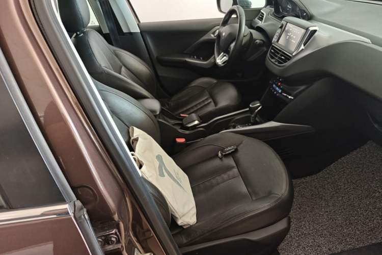 Used Peugeot 2008 2014 1.6L Automatic Navigation Edition Right Front Seat