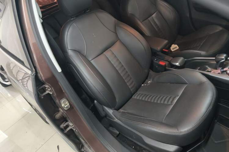Used Peugeot 2008 2014 1.6L Automatic Navigation Edition Right Front Seat