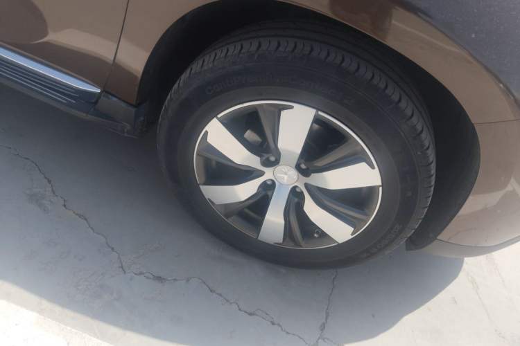 Used Peugeot 2008 2014 1.6L Automatic Navigation Edition Right Front Wheel Hub