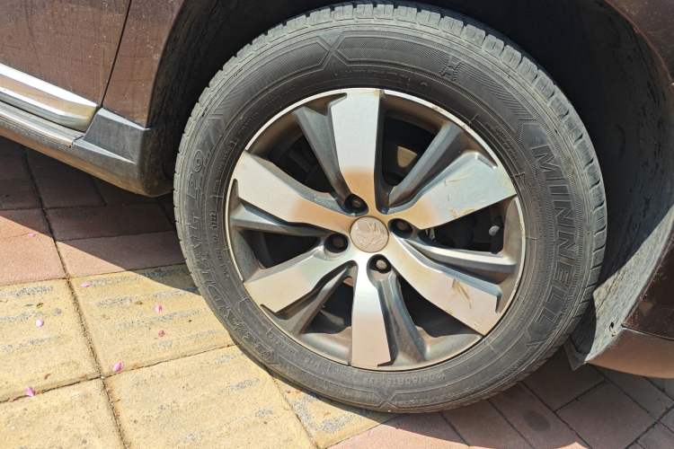 Used Peugeot 2008 2014 1.6L Automatic Navigation Edition Right Front Wheel Hub