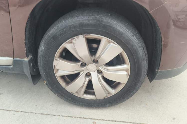 Used Peugeot 2008 2014 1.6L Manual Fashion Edition Right Front Wheel Hub