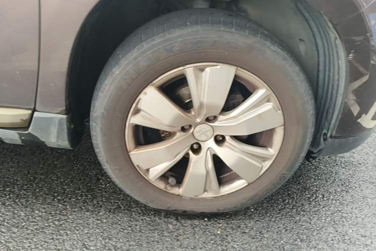 Used Peugeot 2008 2014 1.6L Manual Fashion Edition Right Front Wheel Hub