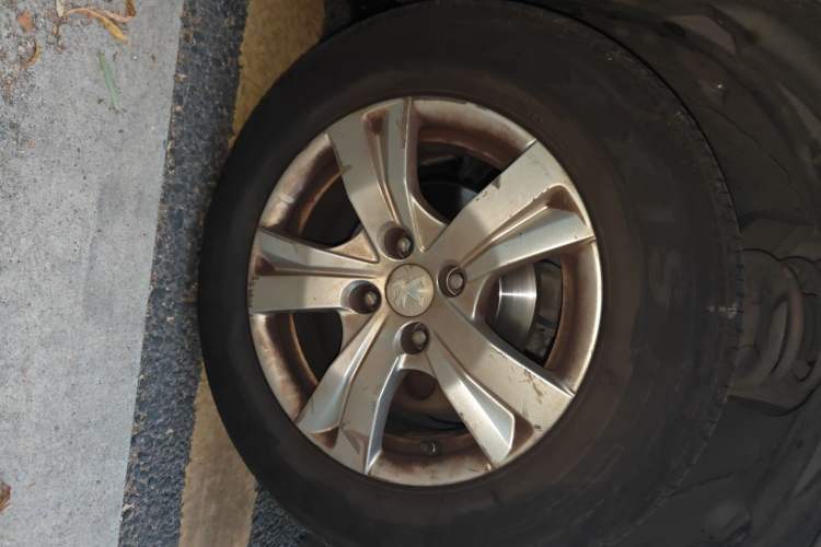 Used Peugeot 2008 2014 1.6L Automatic Trend Edition Right Front Wheel Hub