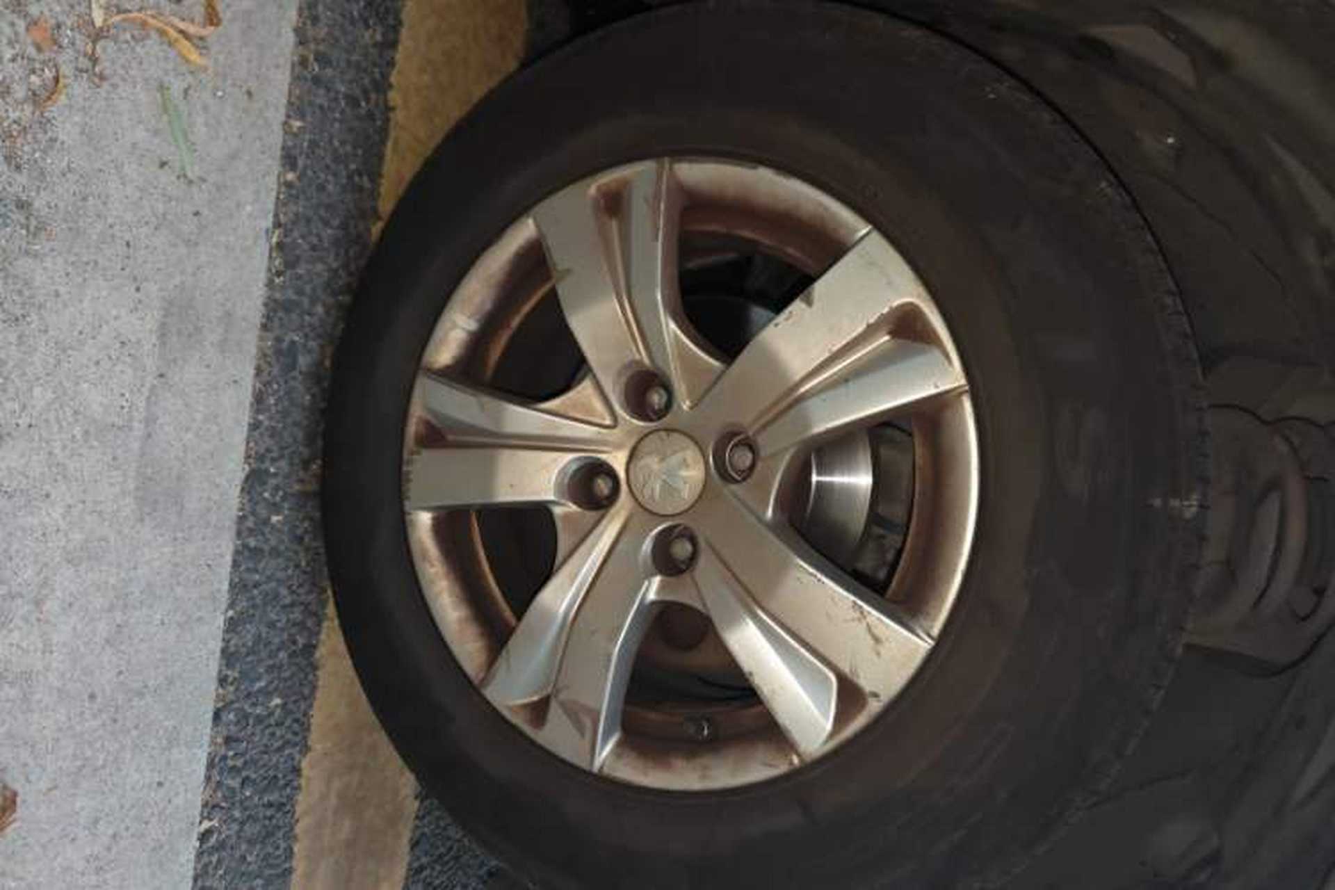 Used Peugeot 2008 2014 1.6L Automatic Trend Edition Right Front Wheel Hub