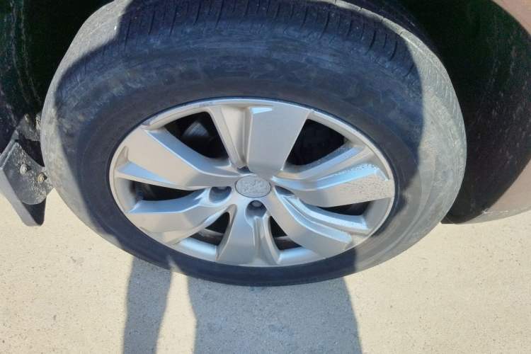 Used Peugeot 2008 2014 1.6L Automatic Fashion Edition Right Front Wheel Hub