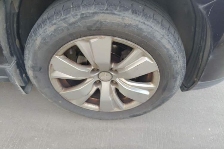 Used Peugeot 2008 2014 1.6L Manual Fashion Edition Right Front Wheel Hub