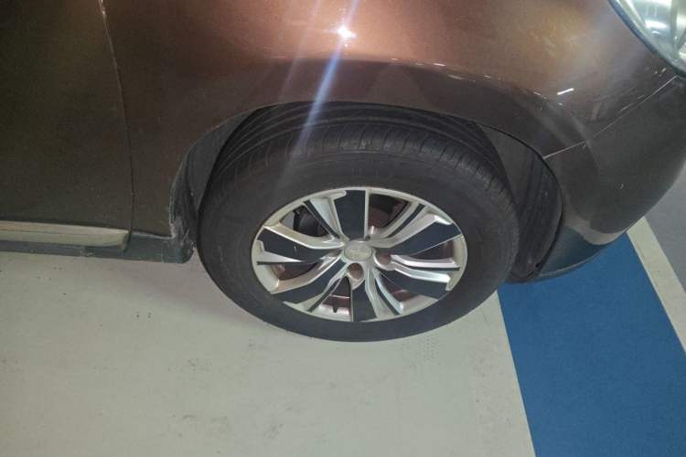 Used Peugeot 2008 2014 1.6L Automatic Fashion Edition Right Front Wheel Hub