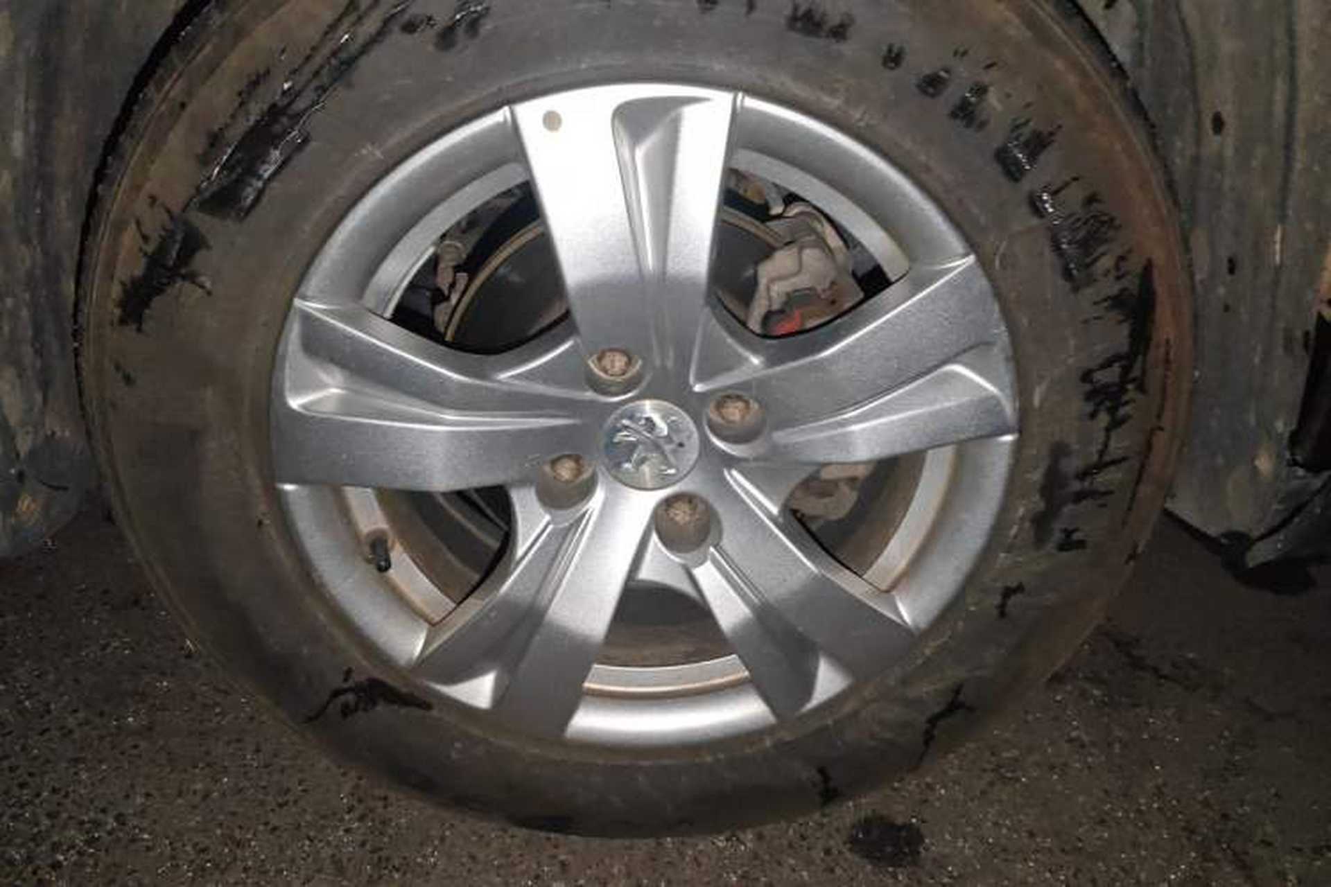 Used Peugeot 2008 2014 1.6L Automatic Trend Edition Right Front Wheel Hub