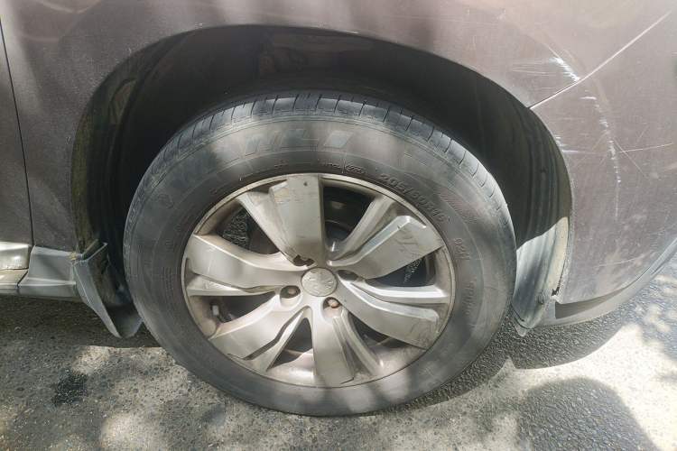 Used Peugeot 2008 2014 1.6L Manual Fashion Edition Right Front Wheel Hub