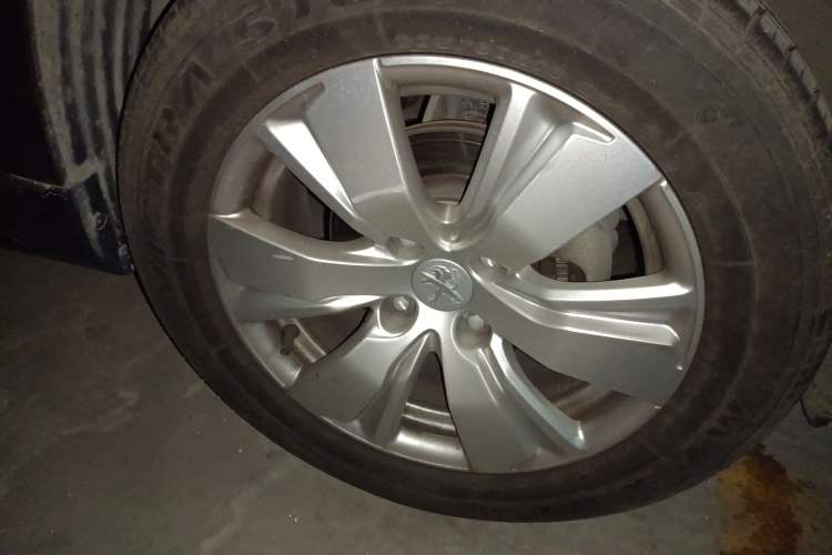 Used Peugeot 2008 2014 1.6L Manual Fashion Edition Right Front Wheel Hub